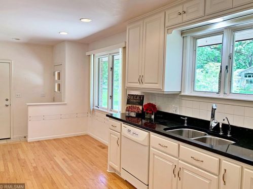 375 Floral Ave, Saint Paul MN  55126-5331 exterior