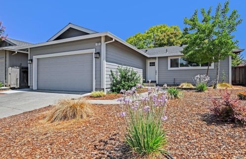 224 Mountain View Dr, Healdsburg, CA 95448-4315