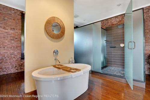 1034 2nd Ave, Tinton Falls NJ  07712-5834 exterior