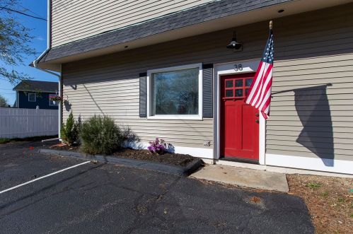 38 Sherburne Rd, Portsmouth, NH 03801-4747