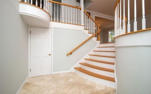 21 Annjim Dr, Greenwich, CT 06830-4826