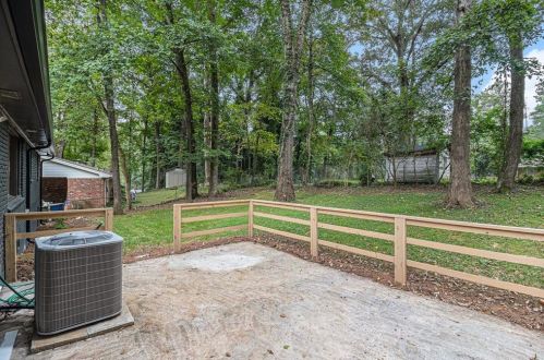 2130 Bolling Brook Dr, Atlanta GA  30311-2516 exterior