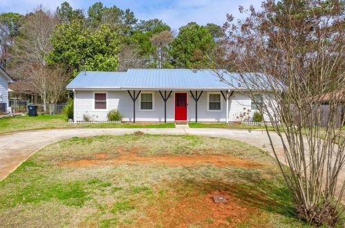 1320 Milstead Ave, Conyers GA  30012-8036 exterior