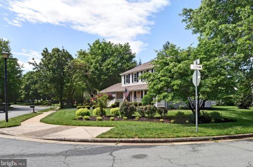 3212 Brynwood Pl, Herndon, VA 20171-3924