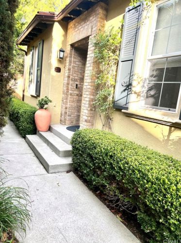 111 Canyoncrest, Irvine CA  92603-0132 exterior