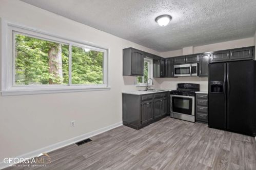 4652 Edwina Ln, Atlanta GA  30331-6802 exterior