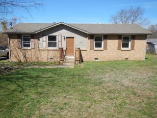 106 Ravenwood Cir, Dickson, TN 37055-9572