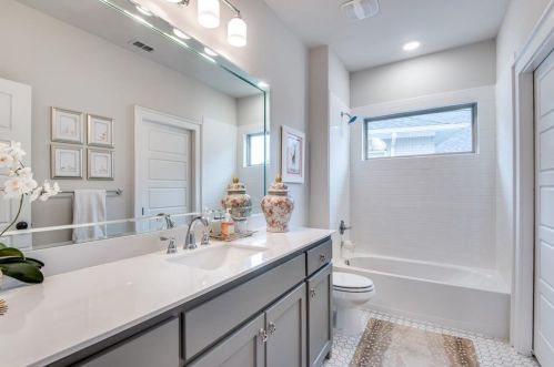 5132 Steinbeck St, Carrollton TX 75010 exterior