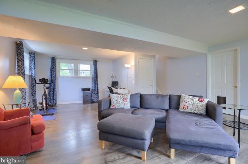 1117 Devonshire Rd, Lancaster PA  17601-1649 exterior