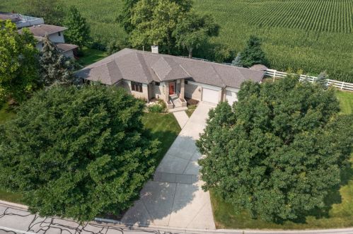 609 Millview Dr, Batavia, IL 60510-3085