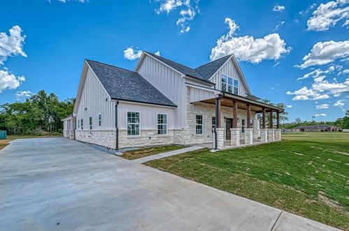 206 Cattle Drive Trl, Angleton, TX 77515-9085