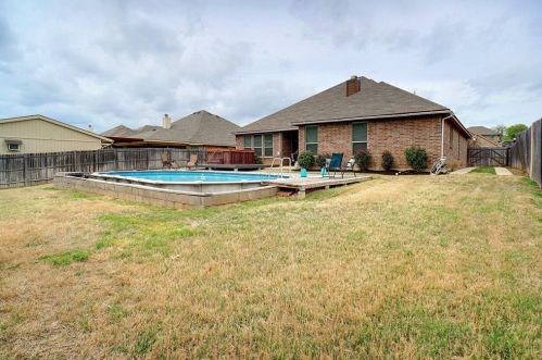 6321 Lake Side Dr, Fort Worth TX 76179 exterior