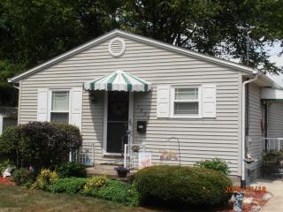 1950 Vermont Ave, Massillon, OH 44646-7038