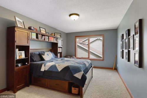 4766 Cumberland St, Saint Paul MN  55126-6061 exterior