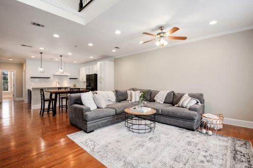 4752 Ivy Ridge Dr, Atlanta, GA 30339-1328