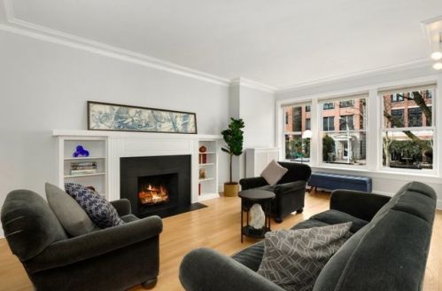 2851 Burling St, Chicago, IL 60657-5215
