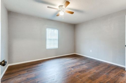 2504 Donalee St, Fort Worth TX  76105-4911 exterior