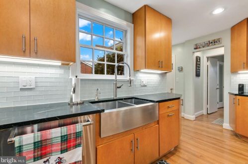 322 Northwest Dr, Silver Spring MD 20901-1431 exterior