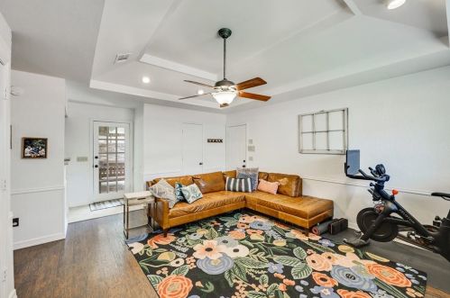 2614 Timberleaf Dr, Carrollton TX 75006-2040 exterior