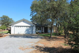 10207 Rocking Horse Ln, Redding, CA 96003-9290