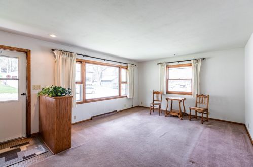 117 Center St, Rollingstone, MN 55969-9752