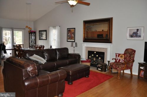 1577 Moody Town Rd, Bumpass, VA 23024-4673