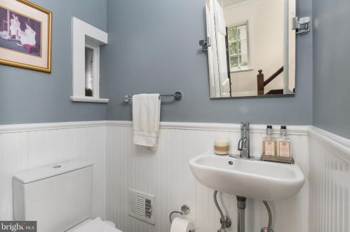 37 Ridgeview Rd, Princeton NJ  08540-7666 exterior