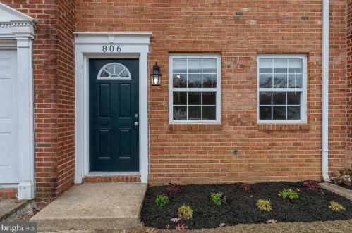 806 Sledgehammer Dr, Fredericksburg, VA 22405-1239