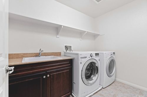 34 Latitude, Irvine CA  92618-8821 exterior