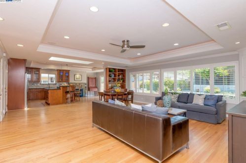 4020 Moselle Ct, Pleasanton, CA 94566-7521