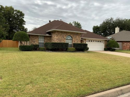 1308 Concho Dr, Fort Worth, TX 76126-4248