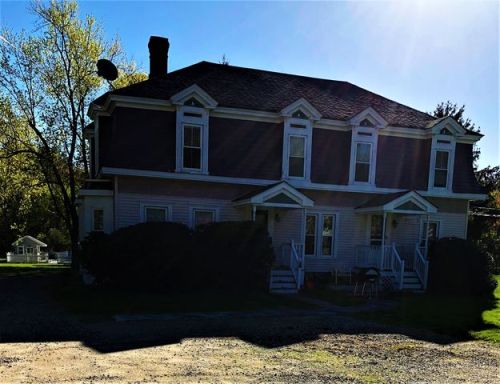 94 Main St, Hampstead, NH 03841-2036