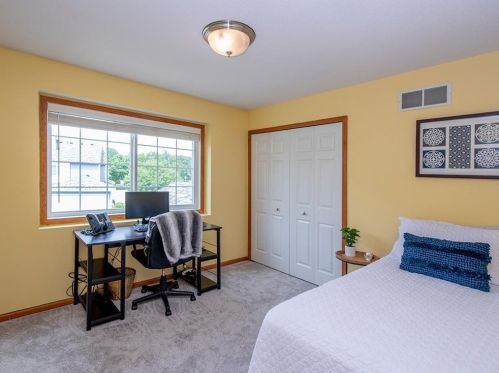 2096 Gresham Ave, Saint Paul MN  55128-4410 exterior