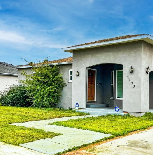 9630 2nd Ave, Inglewood, CA 90305-3223