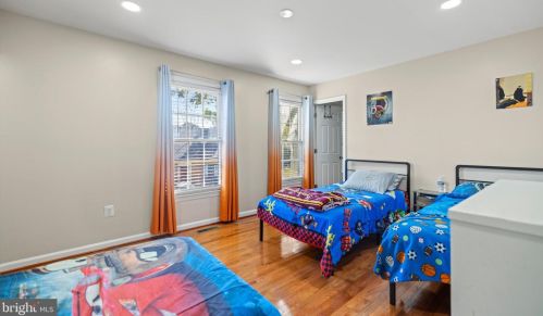 7319 Beverly Park, Springfield VA  22150-3162 exterior