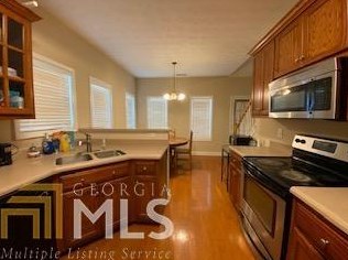 103 Riverchest Dr, Lagrange, GA 30240-7591
