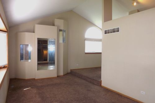 5812 Kathryn Ln, Matteson, IL 60443-1174