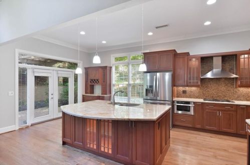 1066 Hedge Rose Ct, Atlanta GA  30324-2781 exterior