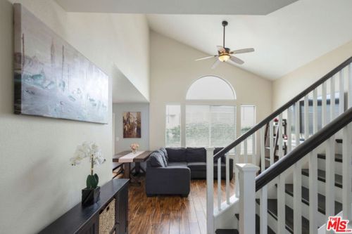 12705 Glen Eagles Dr, Hawthorne, CA 90250-3380