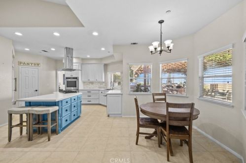 6528 Blackwood St, Riverside CA  92506-6240 exterior