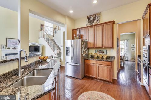 17451 Lethridge Cir, Round Hill, VA 20141-2182