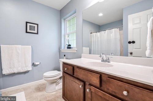 319 Devon Dr, Lancaster PA  17603-4609 exterior