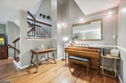 145 Nottingham Sq, Hackettstown NJ  07840-4236 exterior