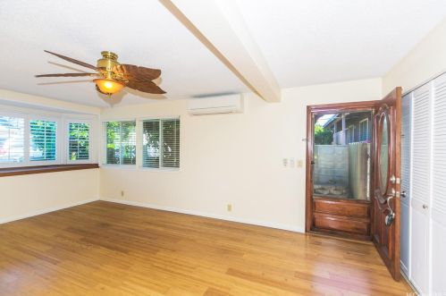 229 Anapalau St, Honolulu HI  96825-2244 exterior
