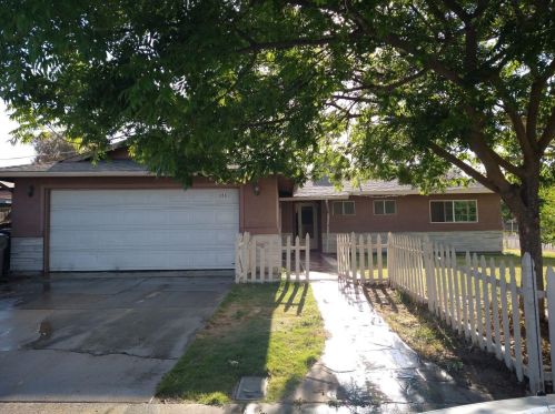353 3rd St, Los Banos, CA 93635-3118