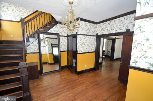 151 Fairfax St, Berkeley Springs WV  25411-3237 exterior