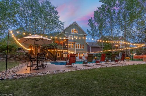 2643 Cottage Grove Pl, Saint Paul, MN 55129-9738