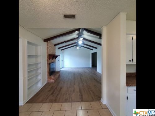 723 Kathy Dr, Seguin TX  78155-5830 exterior