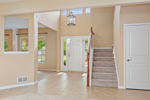 3207 Drury Ln, Carpentersville, IL 60110-3459