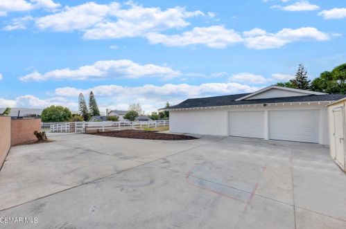 3096 Reservoir Dr, Simi Valley CA  93065-1001 exterior